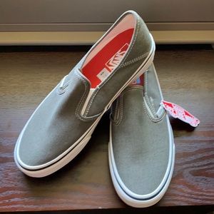 BNWT Army Green Slip On Vans Men’s Sz 10